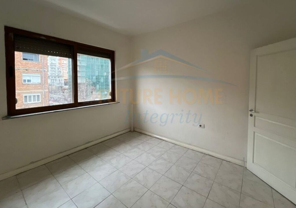 VENDESI APPARTAMENTO 2+1 PRESSO L'EX ESPOSIZIONE