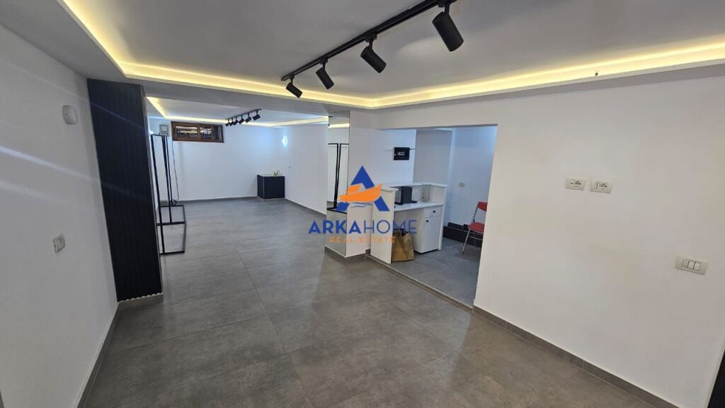 NEGOZIO IN AFFITTO 50M2 "VASIL SHANTO" 50000 LEKE