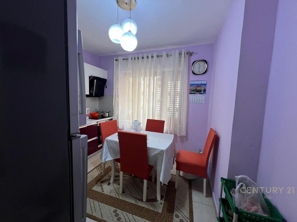FOR RENT 2+1 APARTMENT WITH SEPARATE KITCHEN ON KAVAJA STREET