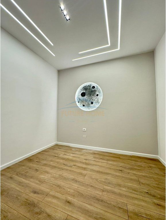 In vendita, appartamento 2+1 Nuovo Anello, Tirana