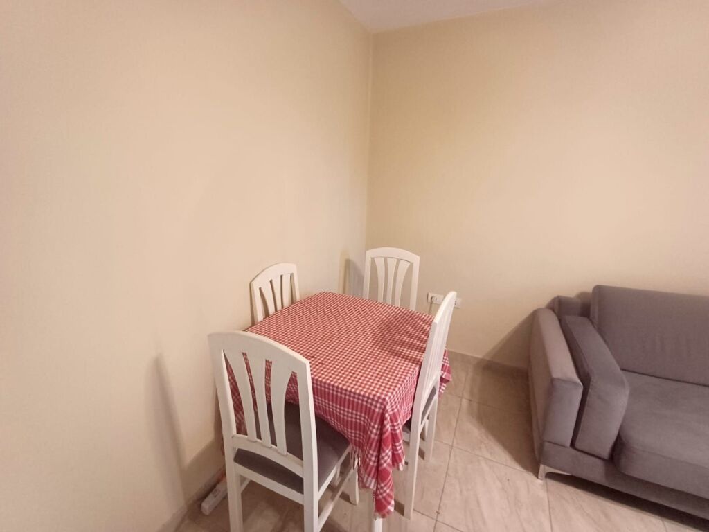 Apartament 2+1 me qira Ish Ekspozita (prane Gjykates) 550 euro