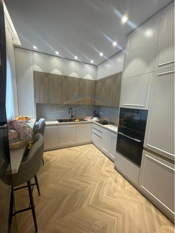 Affitto, Villa su 2 piani, Farke