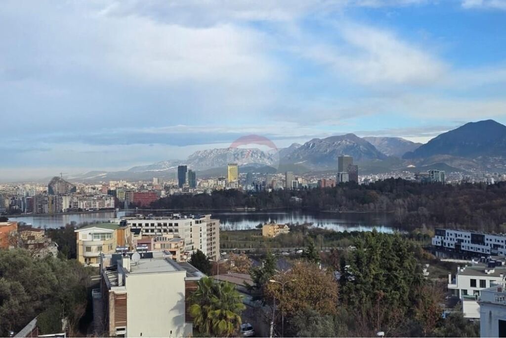 Individual villa for sale in the Dry Lake Area !