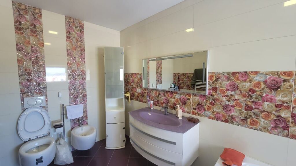 Shitet apartament 2+1 + garsoniere