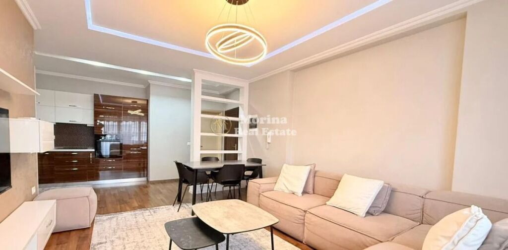 Affitto | Appartamento 2 + 1 | Astir | 650 €/mese