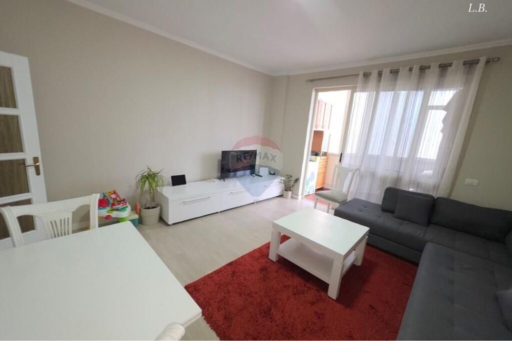 Jepet Apartament 1+1 me Qira te Stadiumi Dinamo.