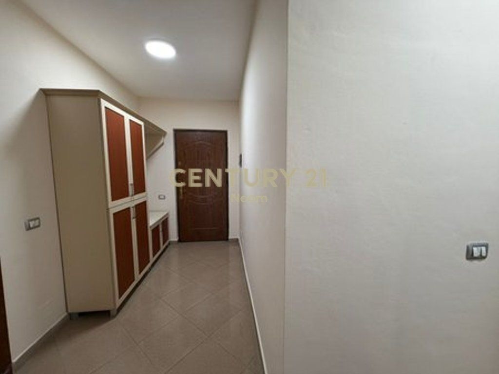 APARTMENT 2+1+2 WITH PARKING SPACE FOR RENT AT DRY LAKE