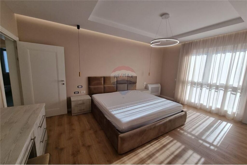 APARTAMENT 3+1+3+ 2 POSTE PARKIMI PER QIRA,LIQENI I THATE