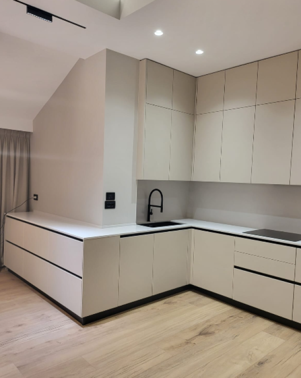 🏡 IN AFFITTO – DUPLEX 3+1+2 + POSTO AUTO | VICINO A Kodra e Diellit