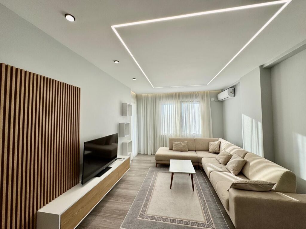 1+1 apartment for rent near the train station