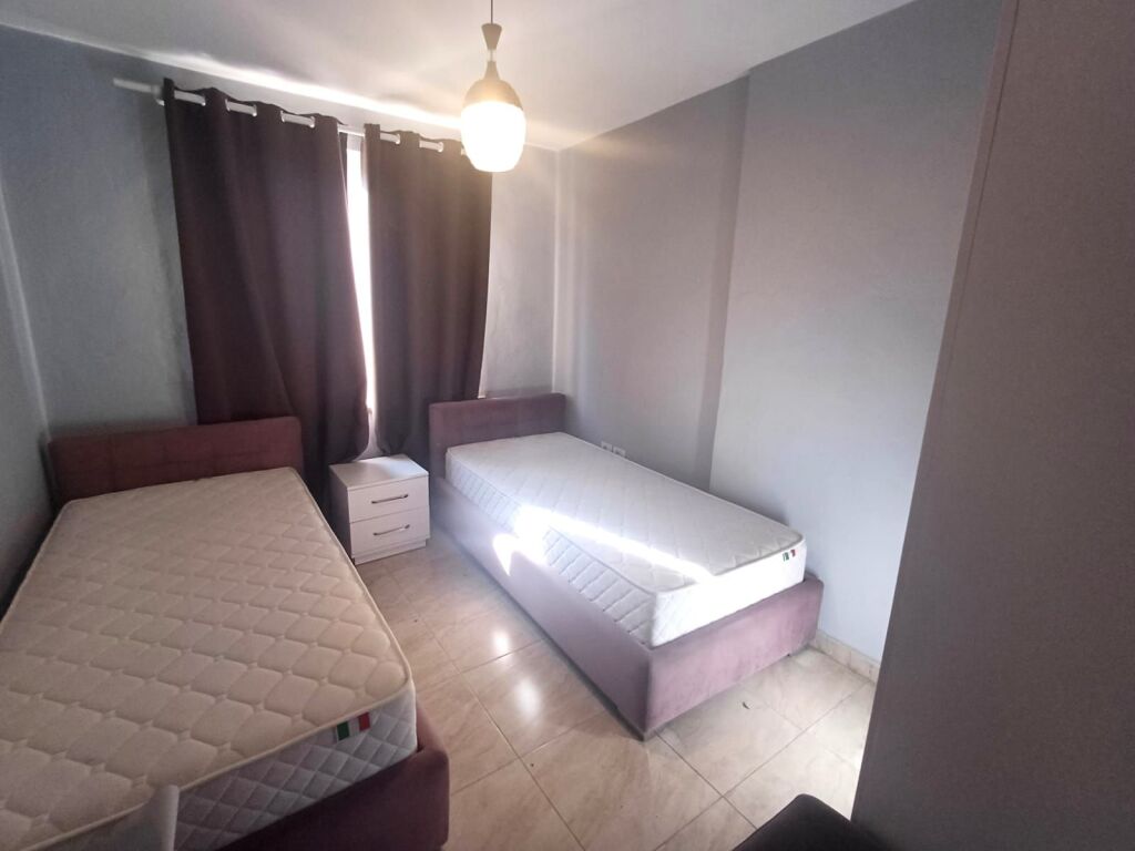 Apartament 2+1 me qira Ish Ekspozita (prane Gjykates) 550 euro