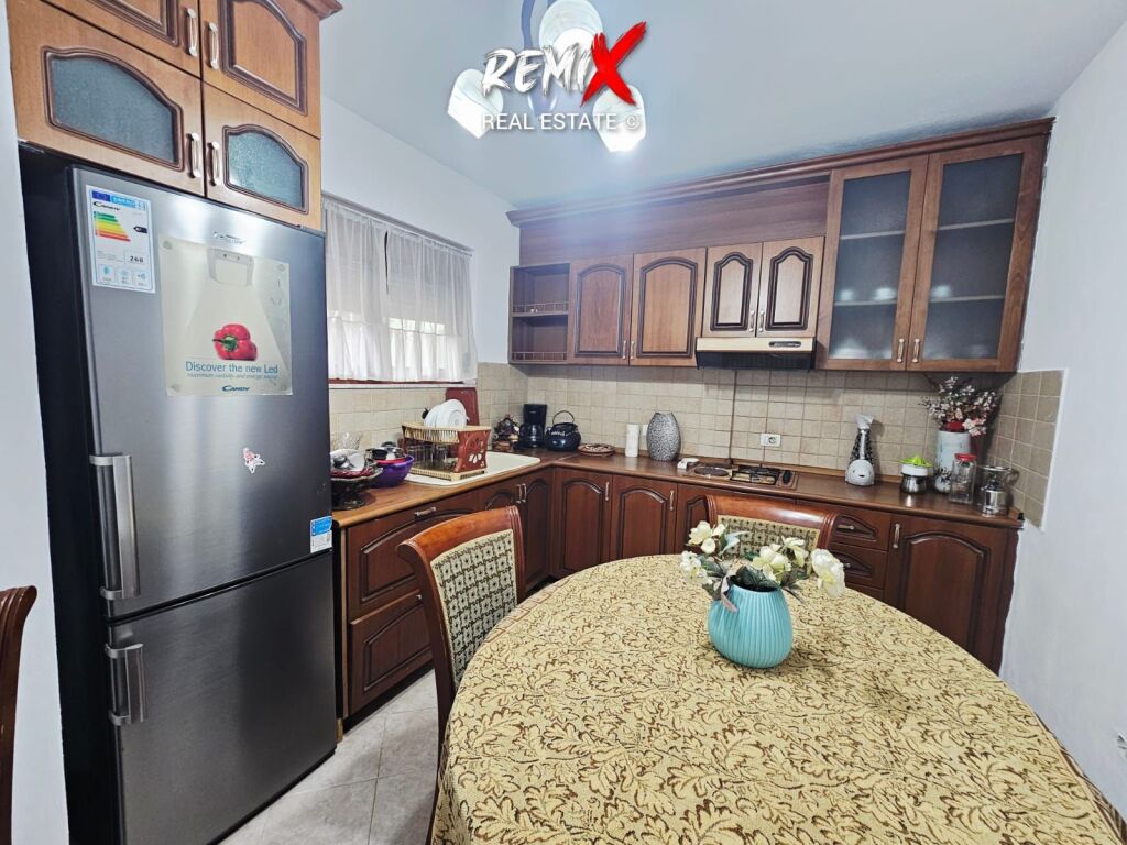 SHITET APARTAMENT 1+1 ME OBORR – SHKËMBI I KAVAJËS