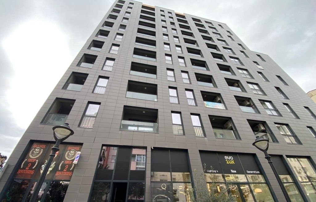 EXCLUSIVE! PARIS MUNICIPALITY COMMERCIAL UNIT FOR RENT BY THE ROAD