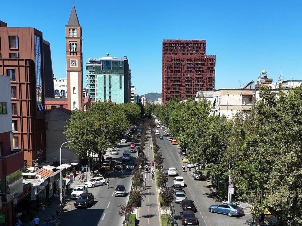 Apartament 2+1+post parkimi per qira Rruga e Kavajes.