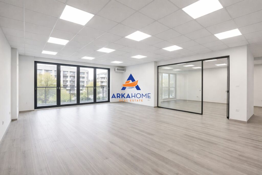 JEPET ME QERA AMBJENT BIZNESI 115M2 "BULEVARDI BAJRAM CURRI" 1000 EURO