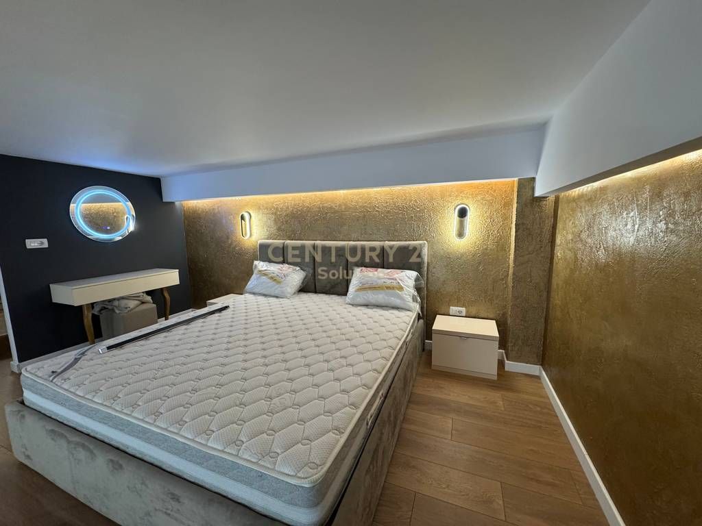 Duplex luksoz me qira te Liqeni i Thate