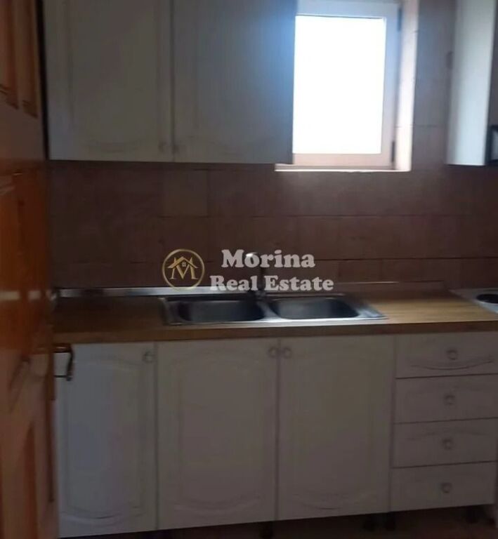 Rent | Private house 1 + 1 | Student City | 300 €/month