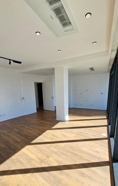 Apartment 2+1+2 parking spaces for rent at Lake View