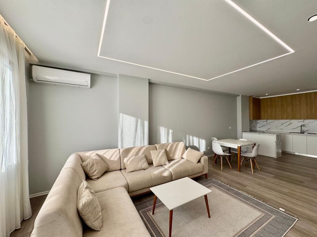 1+1 apartment for rent near the train station