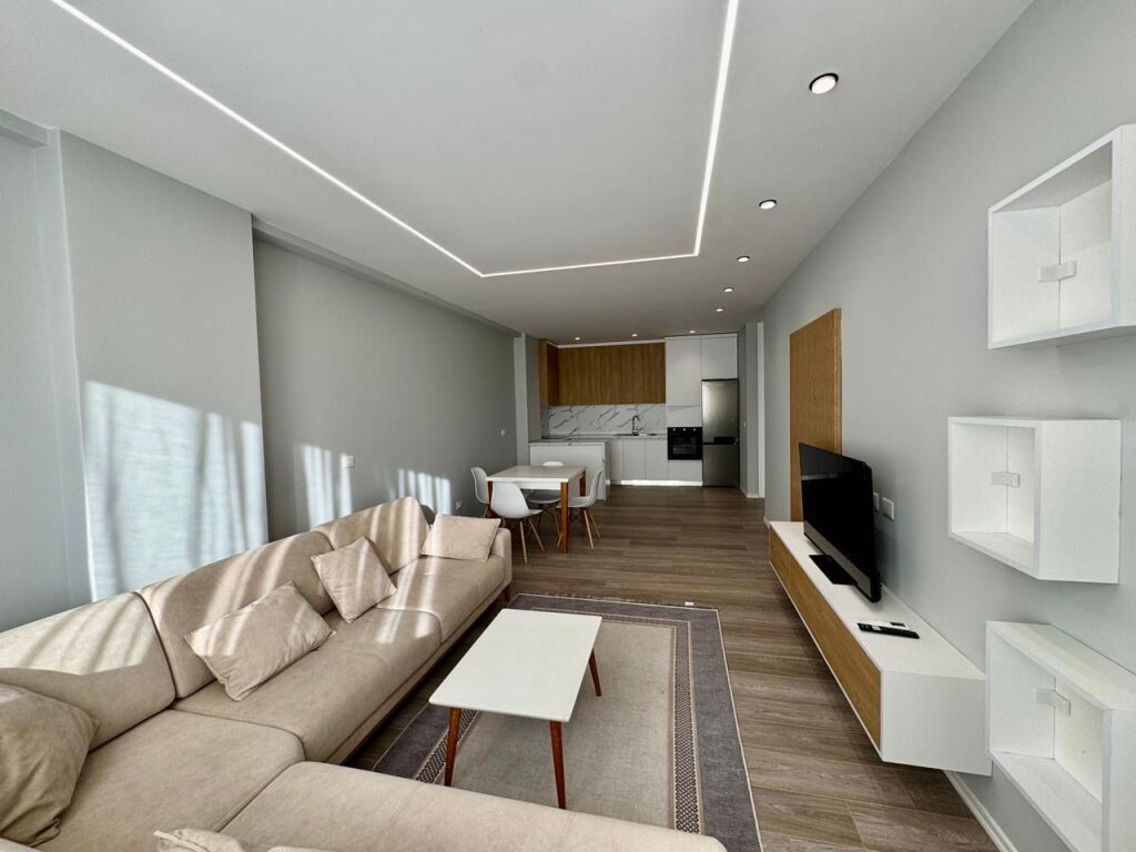 1+1 apartment for rent near the train station