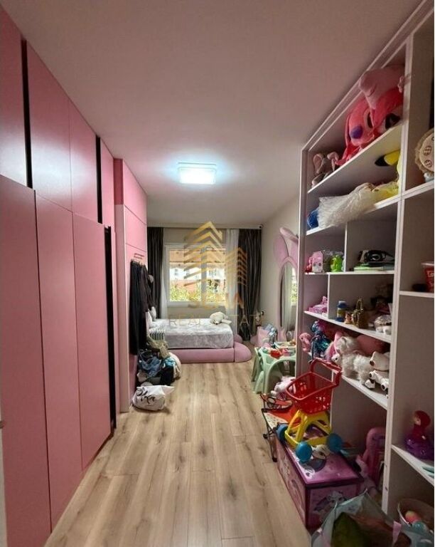 Shitet, Apartament 2+1+Blk, Komuna e Parisit– Kika III, 365.000 Euro