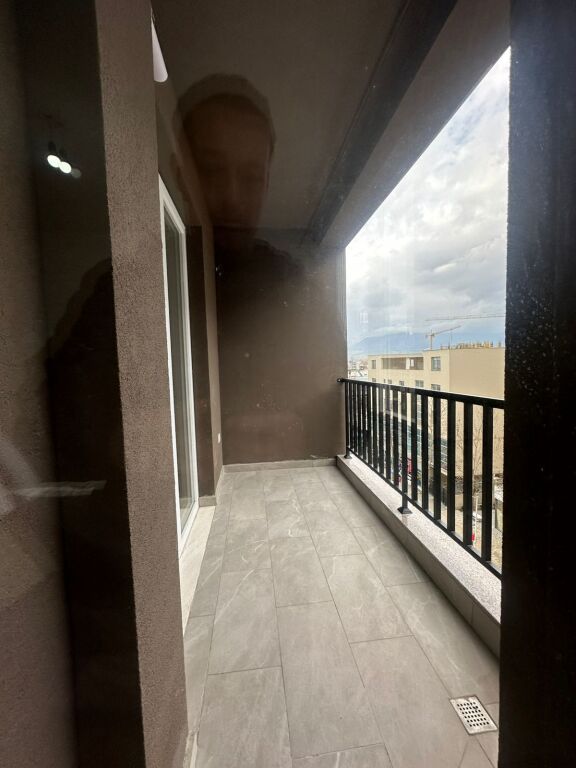 Apartament me qera 1+1