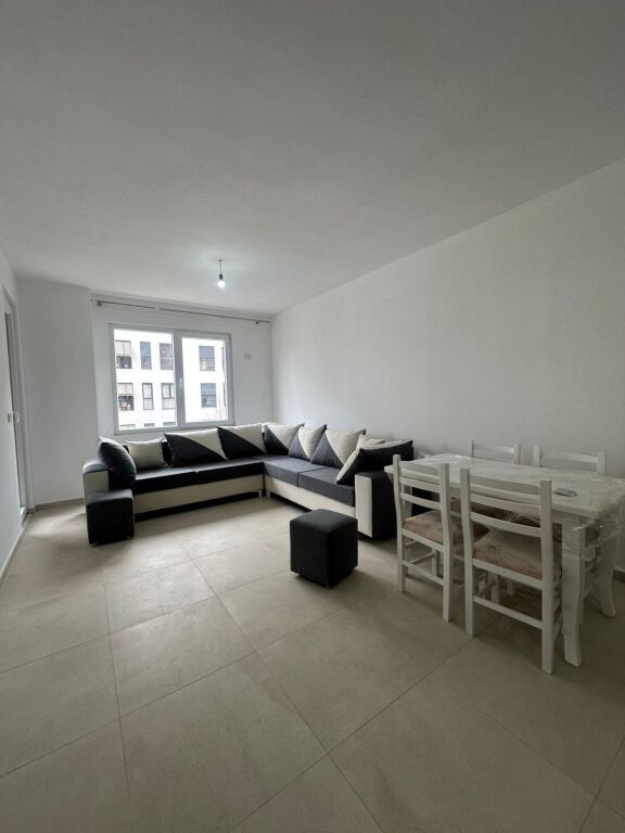 Apartament me qera 1+1