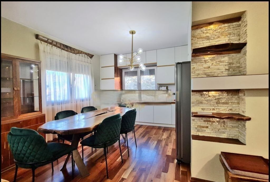 Duplex in Vendita Vicino al Giardino Botanico!