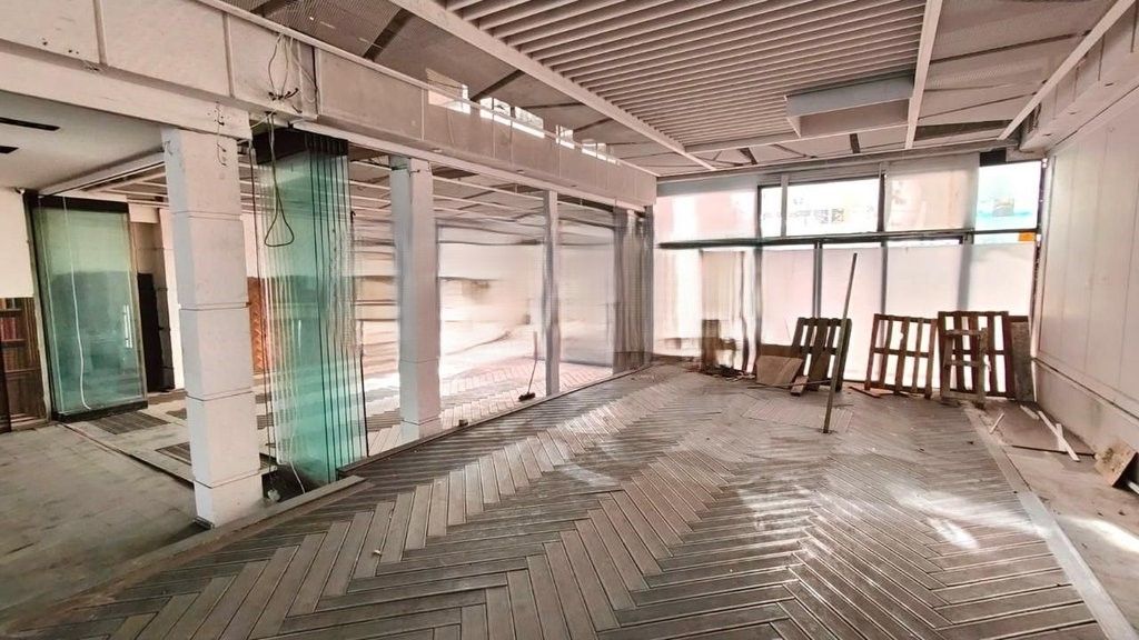 Locale Commerciale in Affitto, presso l'ex Stazione Ferroviaria, vicino al Piccolo Anello, Tirana