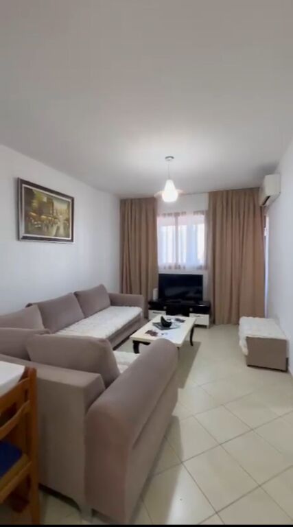 Appartamento 1+1 in affitto di fronte a Grandin