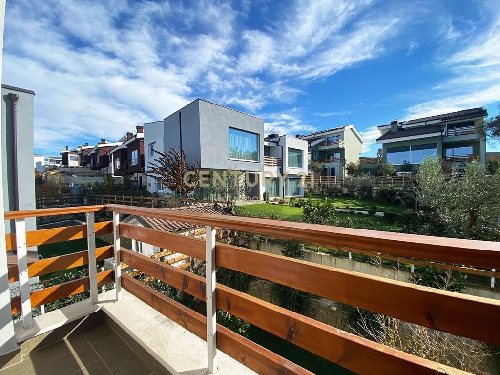 Vile me qira te Lon Hill Residence