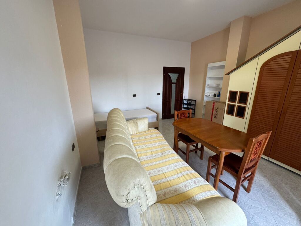 Studio apartment for rent near Brryli