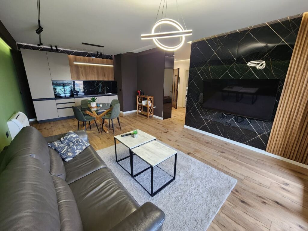 ME QIRA; Super apartament 2+1+2 wc+ 1 Poste parkimi (📍Parku Olimpike - Kompleksi Dinamo ) || 105 m2 1300 €/Muaj || ( përfshirë dhe parkimin)