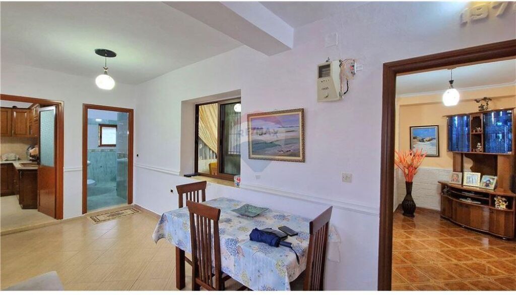 Shtëpi Private – Për Shitje – Rruga Enver Jaho, Vlorë