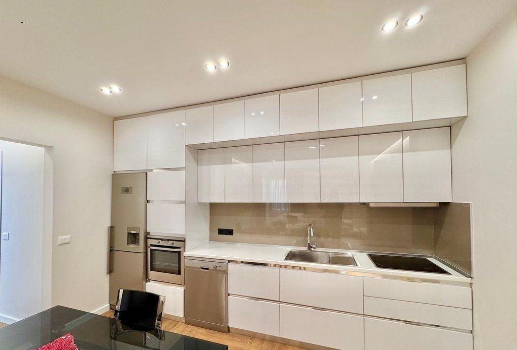 JAPIM APARTAMENT 2+1+POST PARKIMI PRANE PAZARIT TE RI!