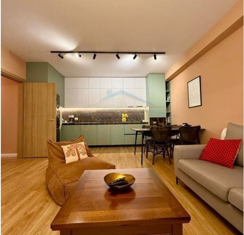 For sale, Apartment 2+1+2, Barricades Street, Tirana