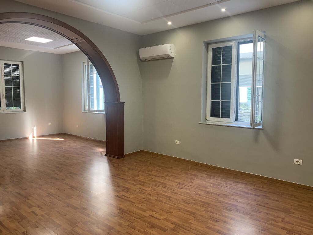 AMBIENTE UFFICIO IN AFFITTO