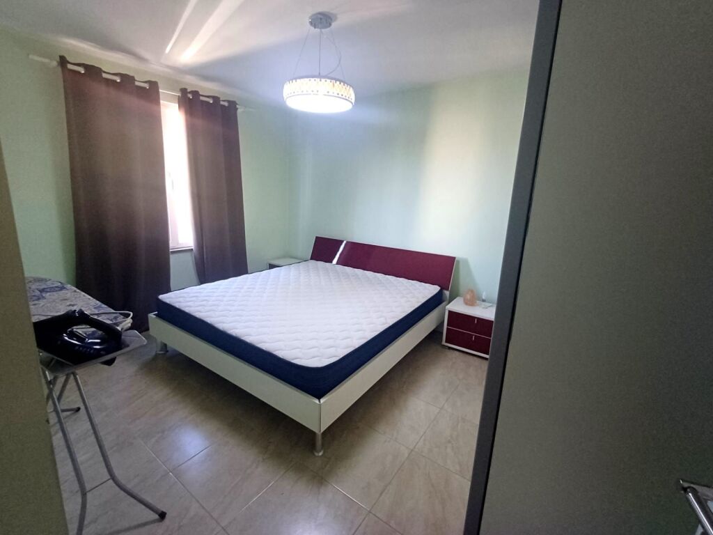 Apartament 2+1 me qira Ish Ekspozita (prane Gjykates) 550 euro