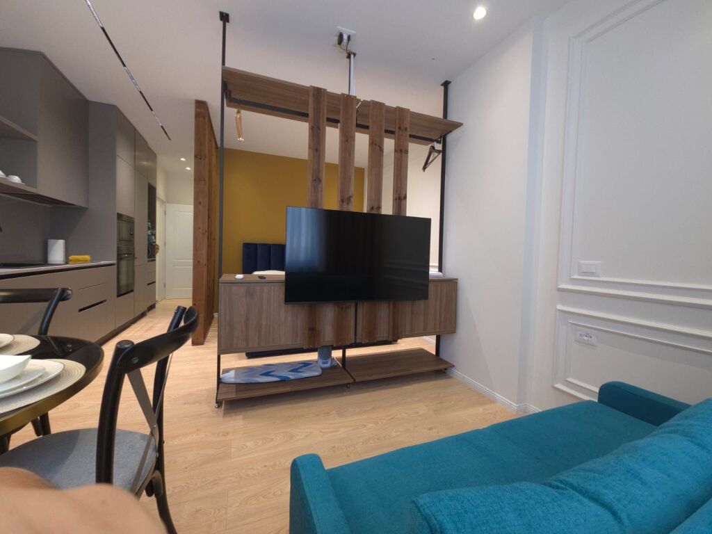 Rent 1+1 Bllok,Tirana