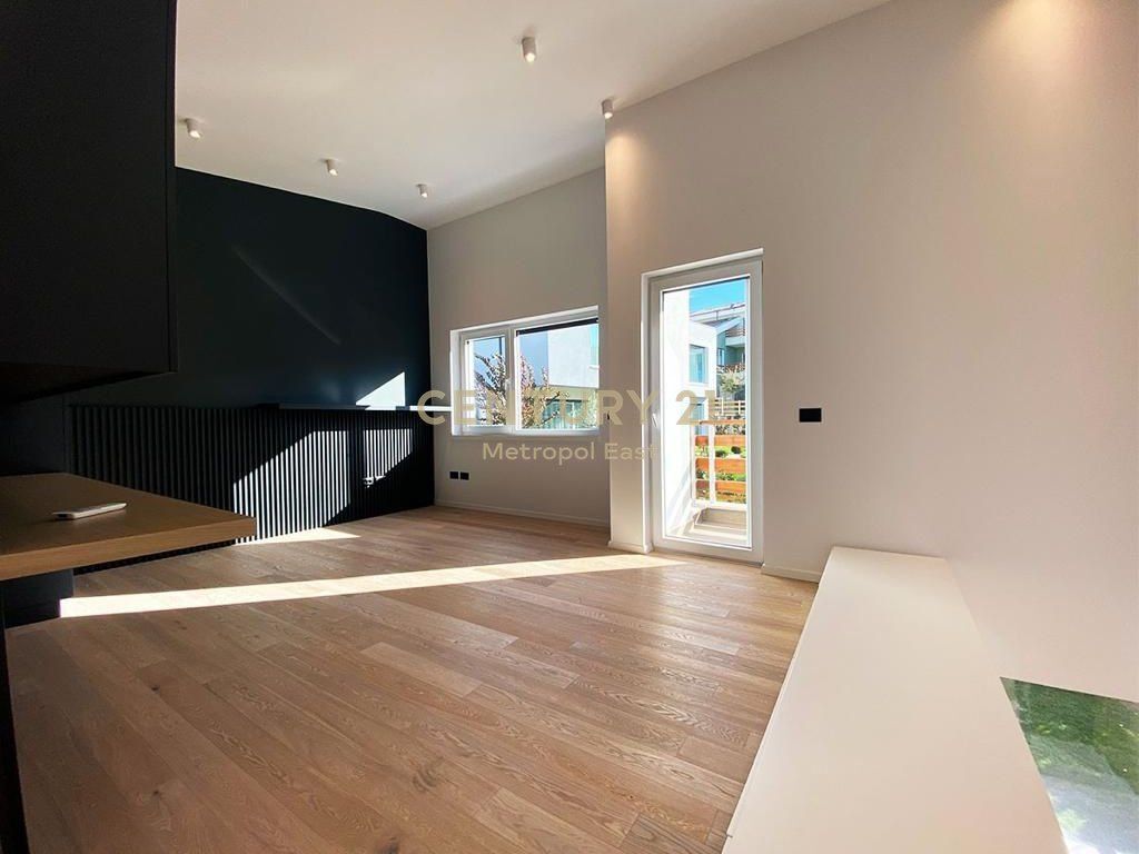 Vile me qira te Lon Hill Residence