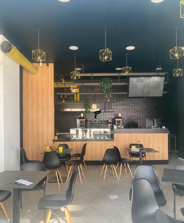 NEGOZIO IN AFFITTO 86 M2 CAMPO DI AVIAZIONE 80.000 LEKE