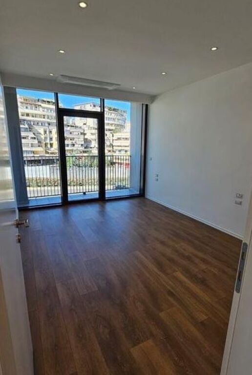 Apartment 2+1+2 parking spaces for rent at Lake View