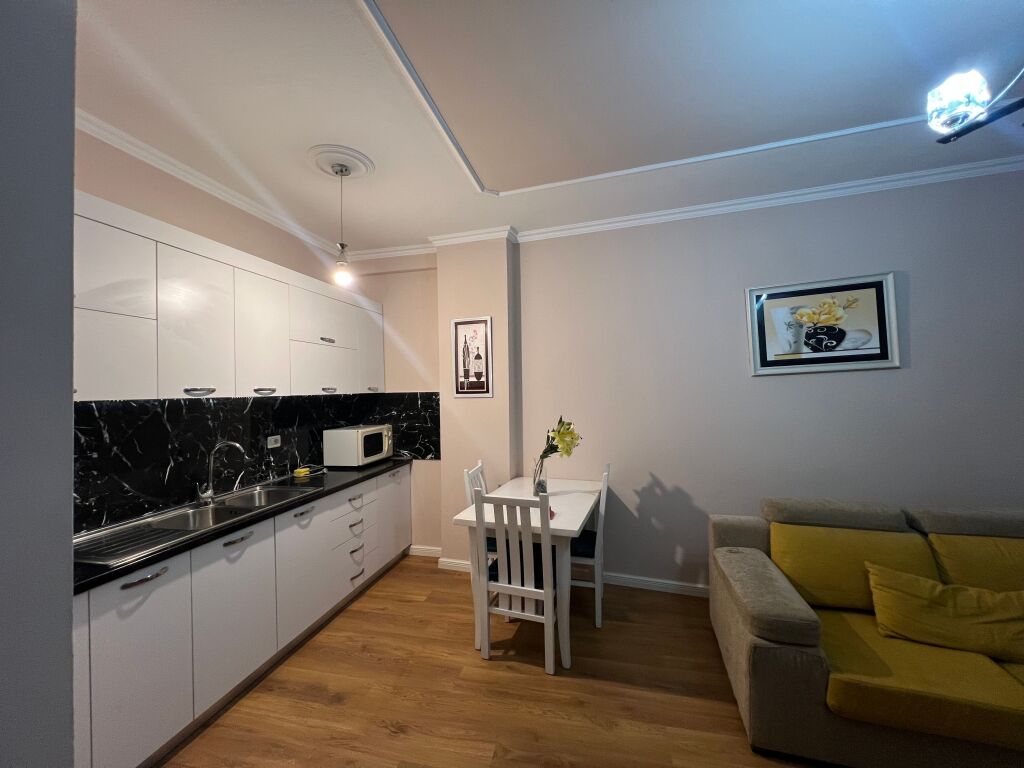 For rent 1+1 77 m2 near New Bazaar 600 💶