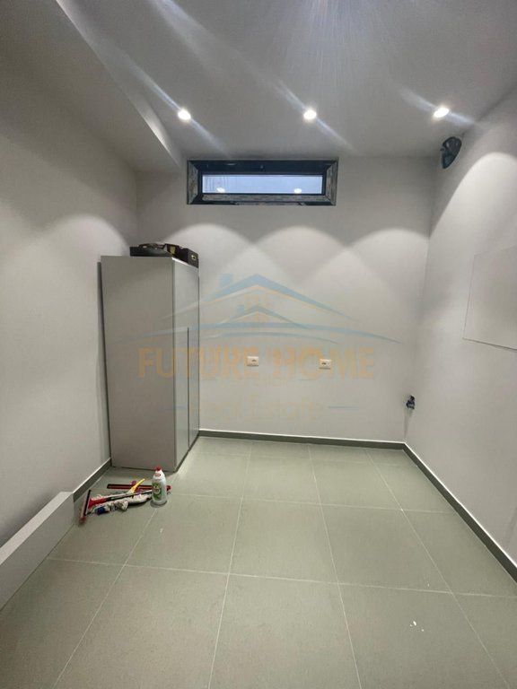 Affitto, Villa su 2 piani, Farke