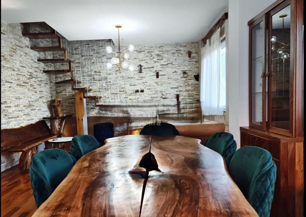 Duplex in Vendita Vicino al Giardino Botanico!