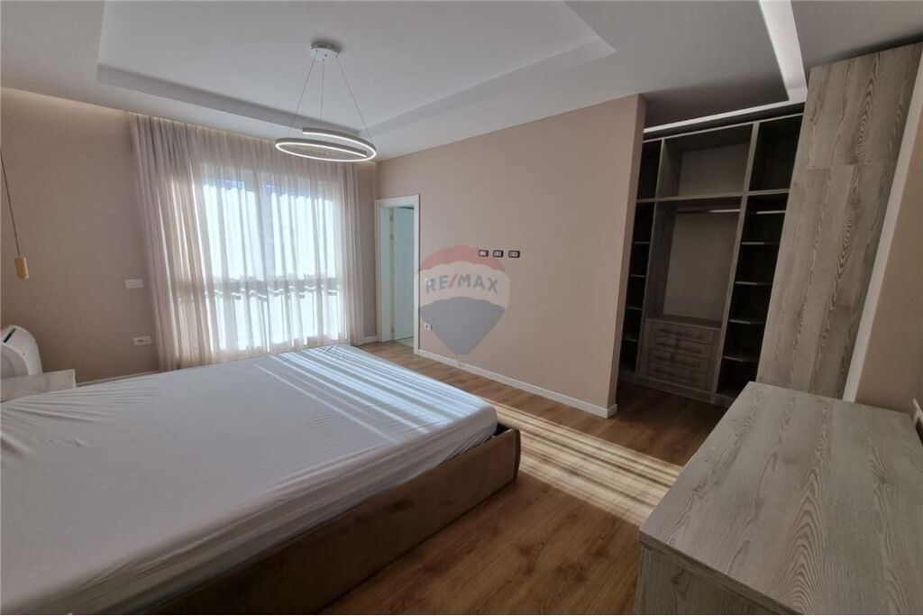 APPARTAMENTO 3+1+3+ 2 POSTI AUTO IN AFFITTO!