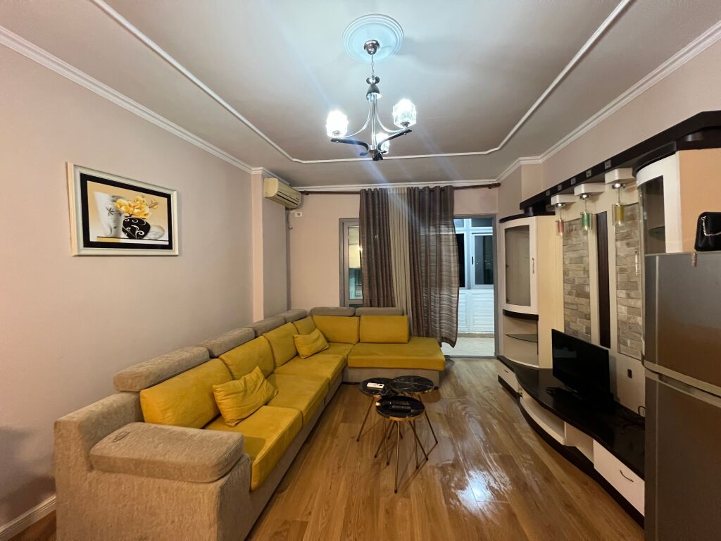 For rent 1+1 77 m2 near New Bazaar 600 💶