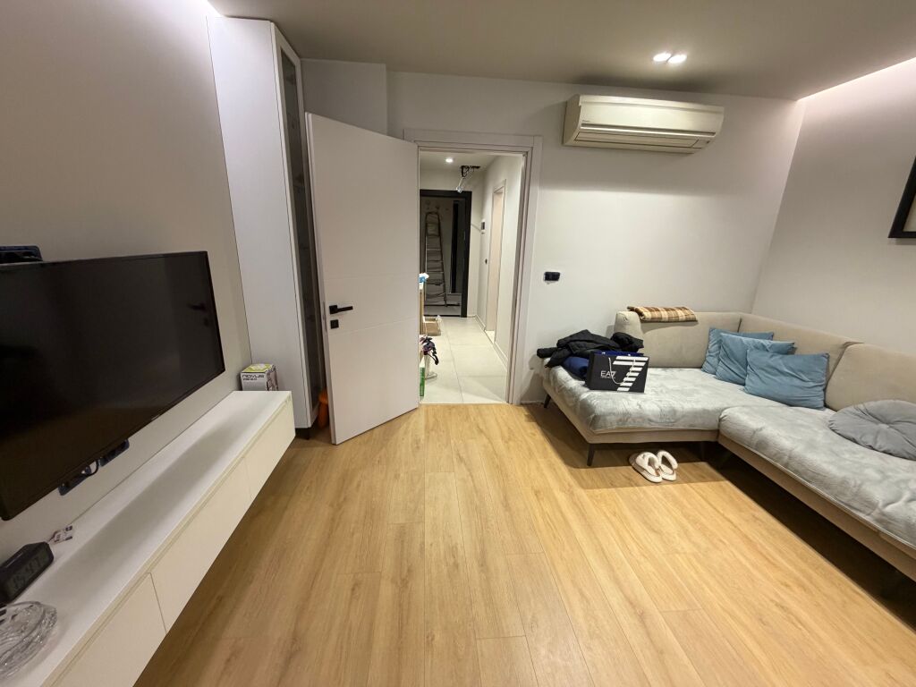 1+1,arredato vicino al forno Elenikon,stadio Dinamo,800 euro