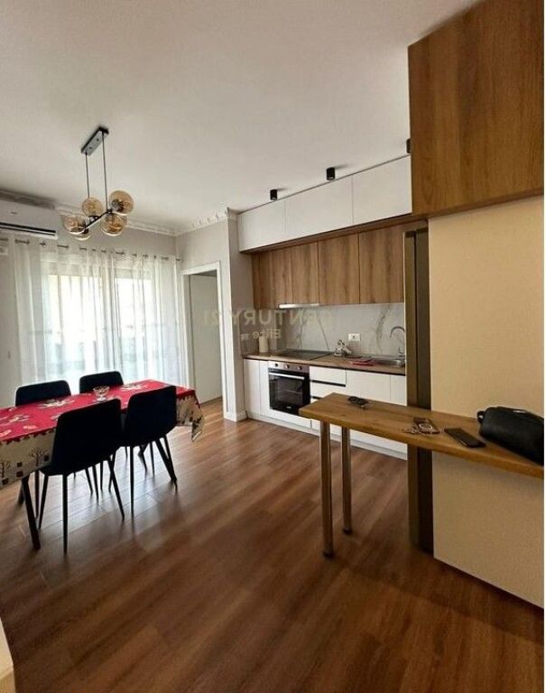 Apartament 2+1 Me Qira në Rruga e Dibrës