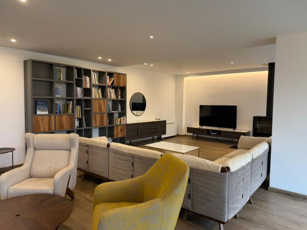 Villa with private yard for RENT in private residence - TEG area